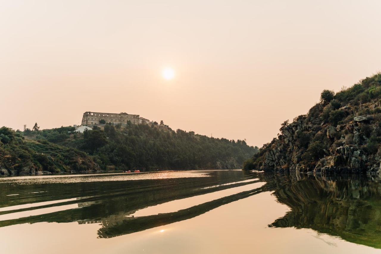 Villa Dos R'S Авис Екстериор снимка