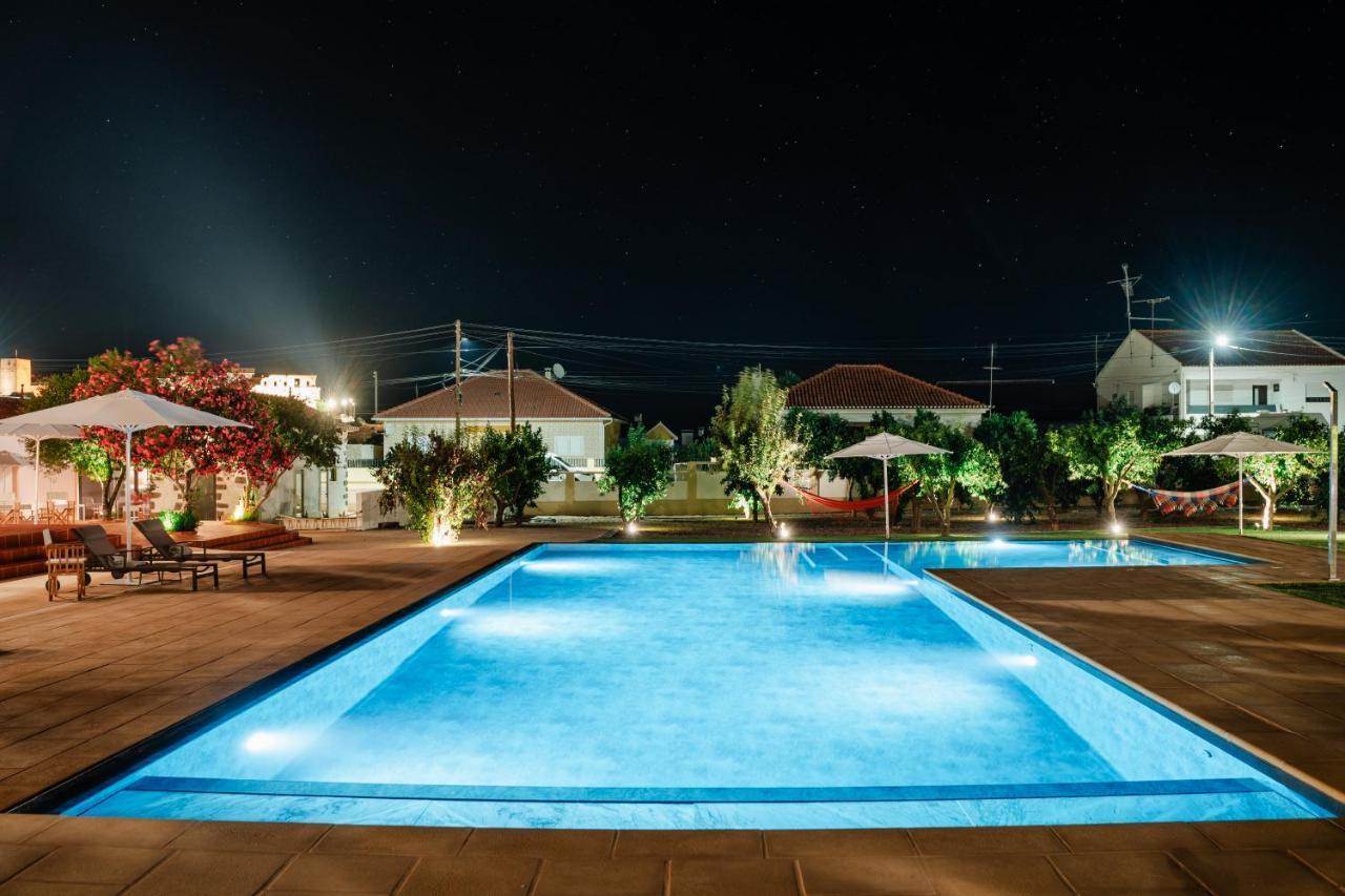 Villa Dos R'S Авис Екстериор снимка